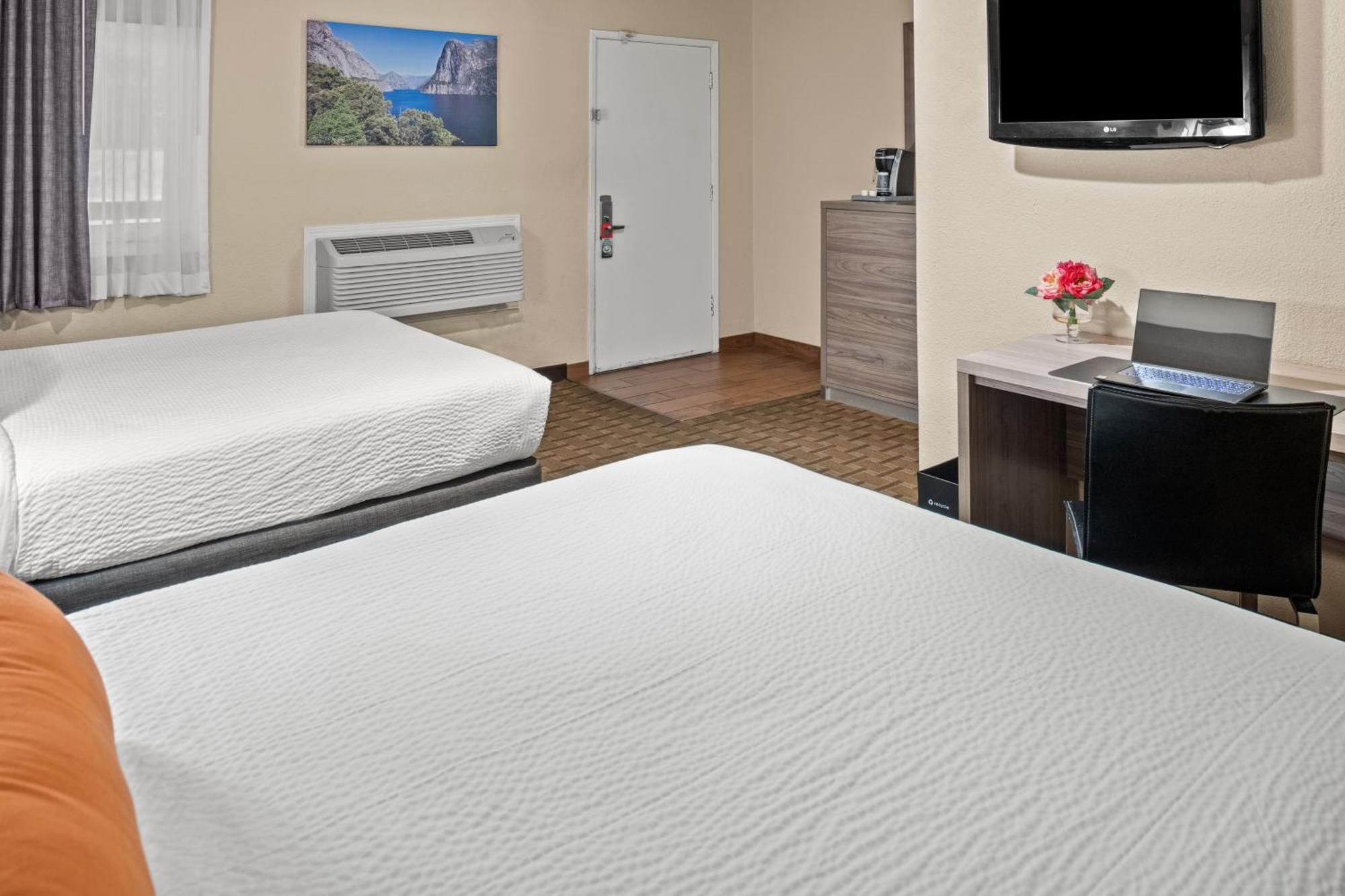 גרובלנד Buck Meadows Lodge מראה חיצוני תמונה
