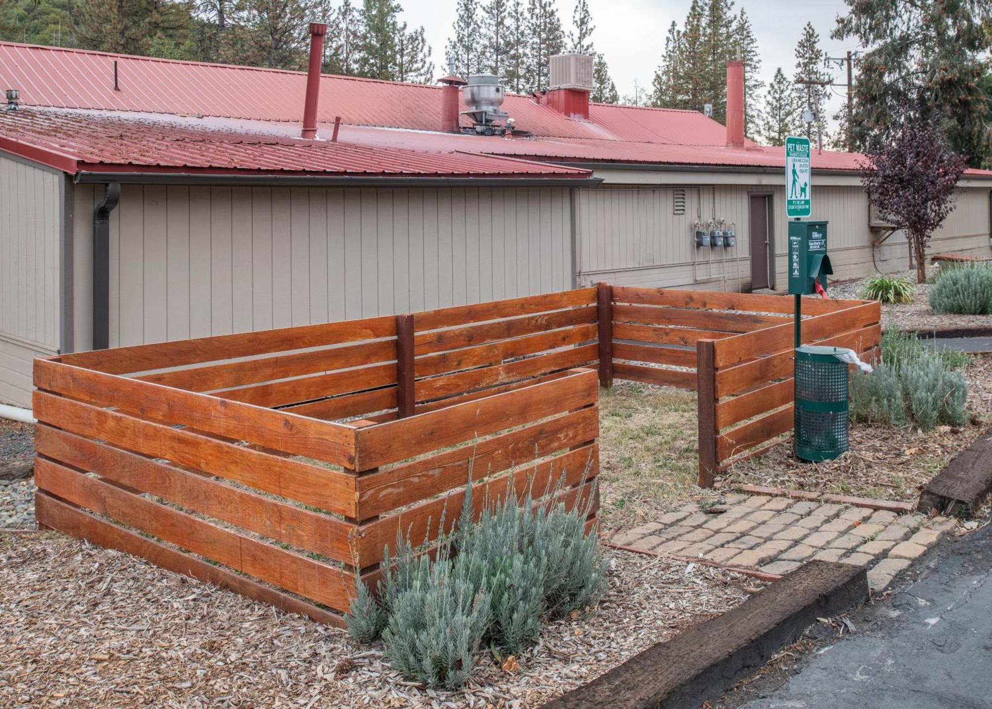 גרובלנד Buck Meadows Lodge מראה חיצוני תמונה